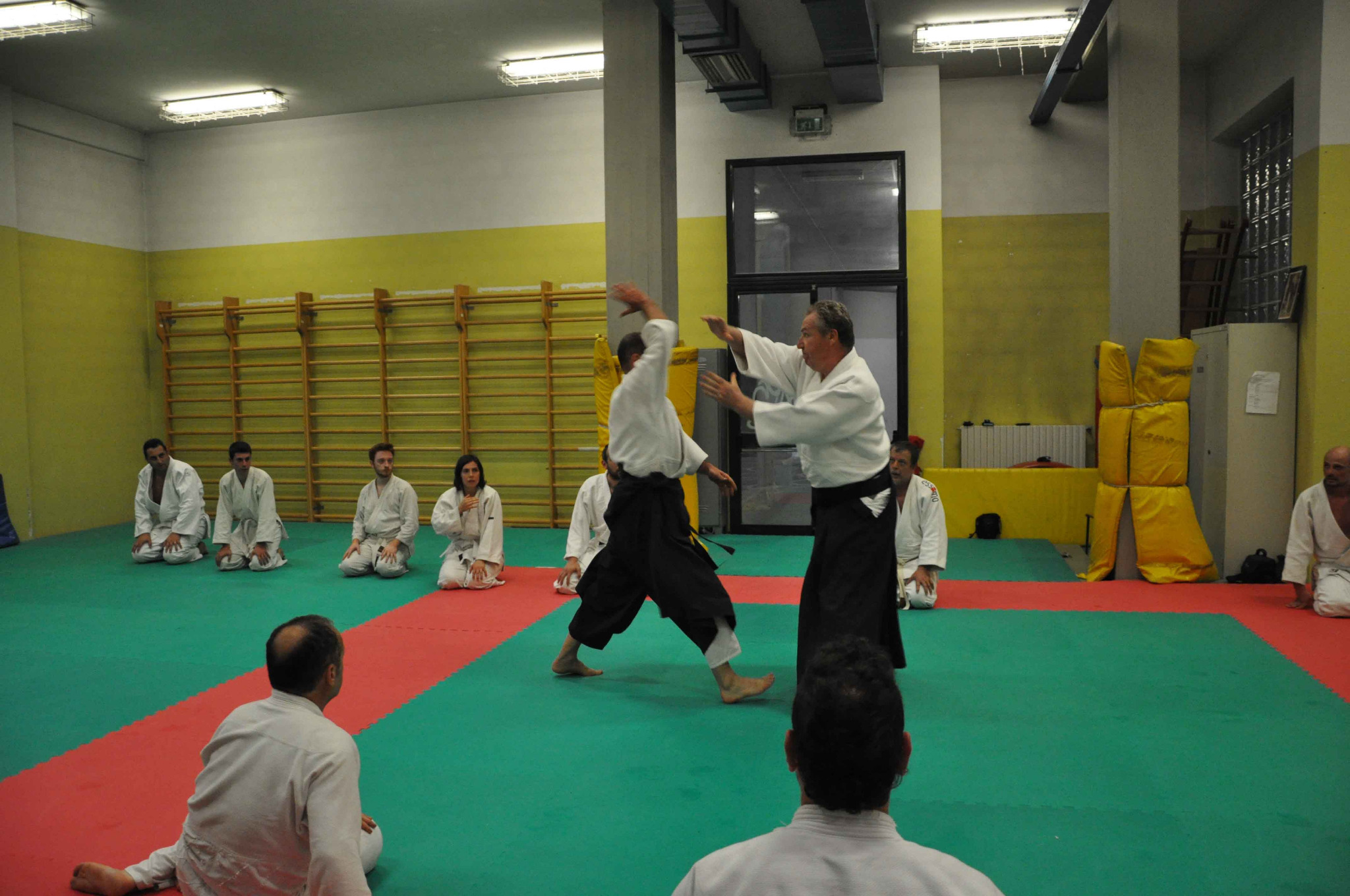Praticanti di Aikido nel dojo
